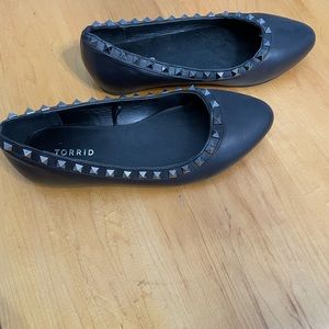 TORRID size 9 studded flats Brand new never worn